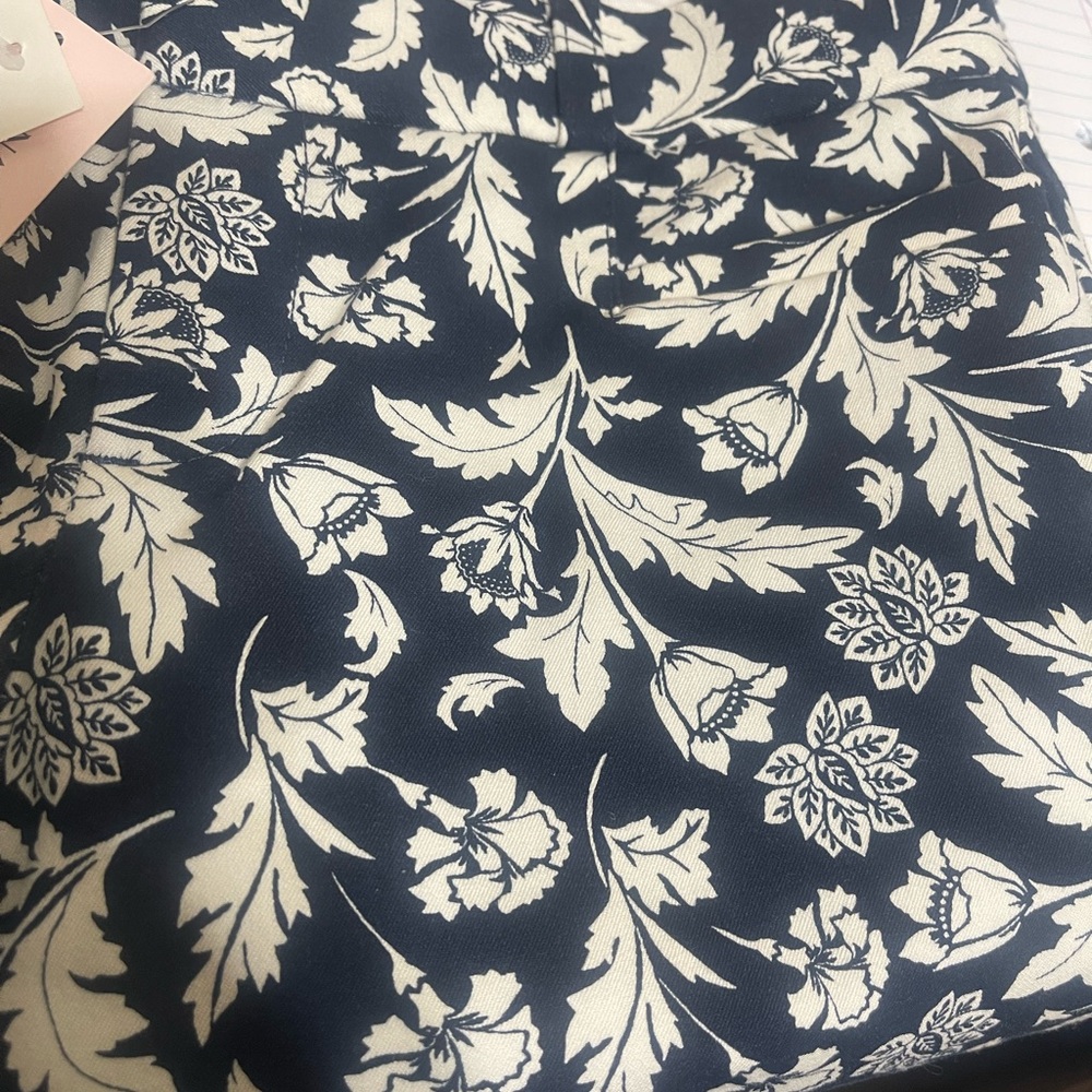 Banana Republic Sloan Petite Floral Pants - Picture 3 of 6